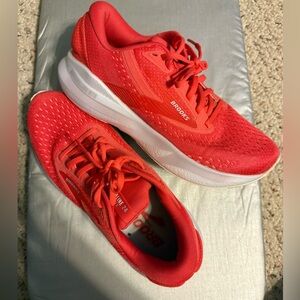 Brooks Adrenaline GTS 24. Size 8.5 Medium Width.